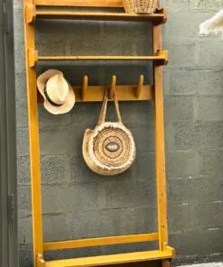 mood-brocante-porte-manteaux-bois-vintage-vestiare-mural